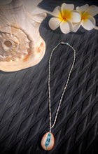 Load image into Gallery viewer, MERMAIDS KISS PENDANT