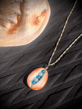 Load image into Gallery viewer, MERMAIDS KISS PENDANT