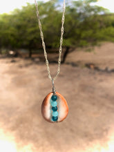 Load image into Gallery viewer, MERMAIDS KISS PENDANT