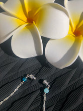 Load image into Gallery viewer, MERMAIDS KISS PENDANT