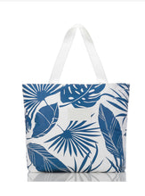 Load image into Gallery viewer, Day Tripper Le Palm