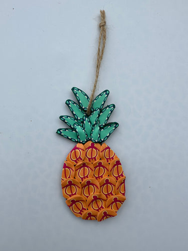 Pineapple ornament with Honu